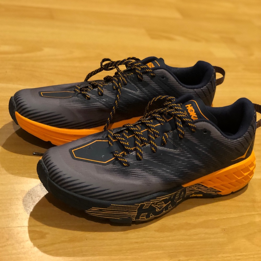 HOKA MEN'S SPEEDGOAT 4 trail runner - like new!